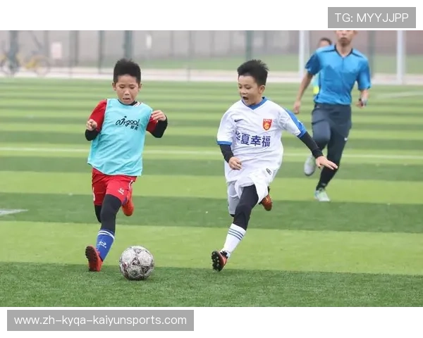 足球比赛中的团体合作与战术配合